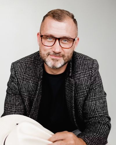 Dr. Chris Harper